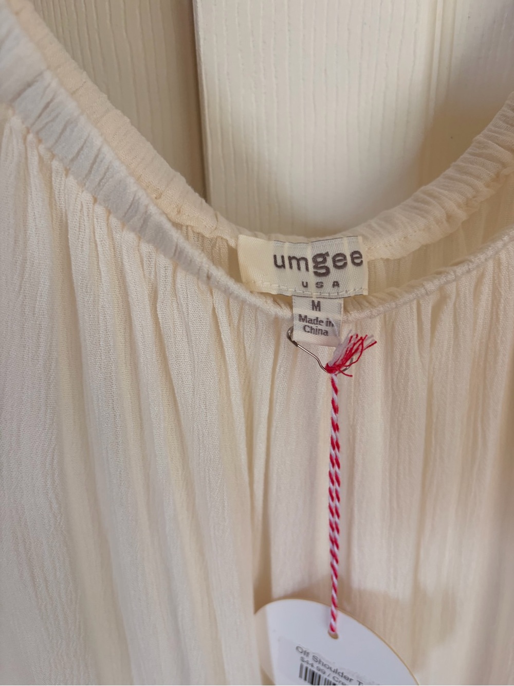 Umgee Cream Pleated Peasant Blouse